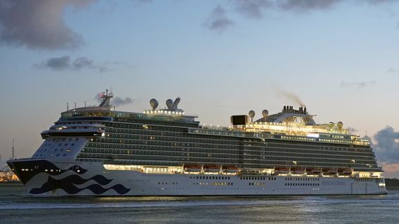 Sky Princess arriveert in Rotterdam