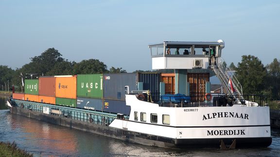 De Alphenaar vaart op groene stroom van ZES