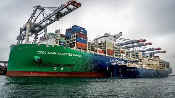 CMA CGM Jacques Saade bunkering LNG in Rotterdam