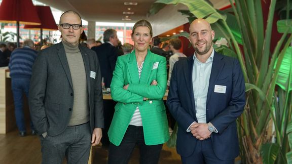 Vlnr: Erwin Verstraelen (Port of Antwerp-Bruges), Chantal Gouka (Routescanner), Maurice Delattre (Port of Amsterdam). Fotografie: Routescanner/Kim Los