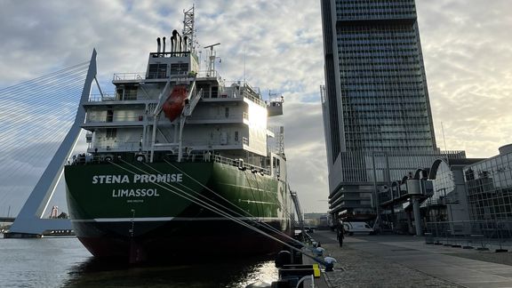 Stena Promise aan de Wilhelminakade