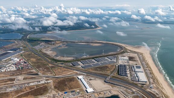 Maasvlakte 2 vanuit de lucht gefotografeerd