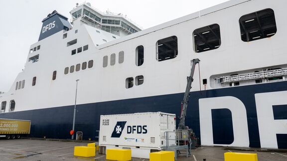 Landstromanschluss auf DFDS Terminal