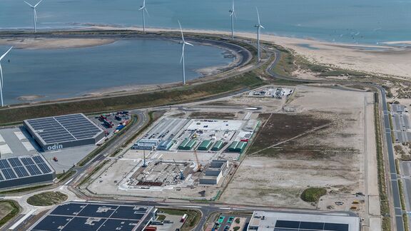 De bouw van Holland Hydrogen 1, de waterstoffabriek van Shell, is in volle gang.