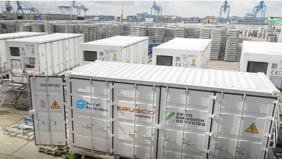 Verplaatsbare batterij-containers met walstroom