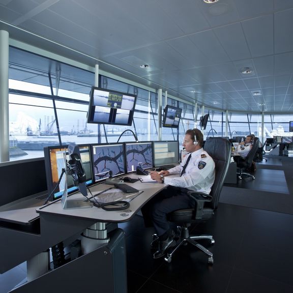 VTS services and VHF communication procedure | Port of Rotterdam