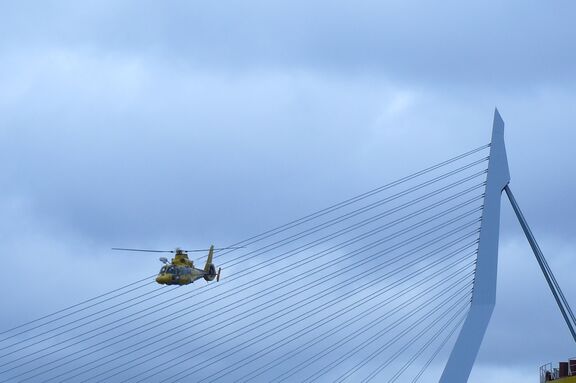 whd-07-09-2008-helicopter-en-erasmusbrug.jpg