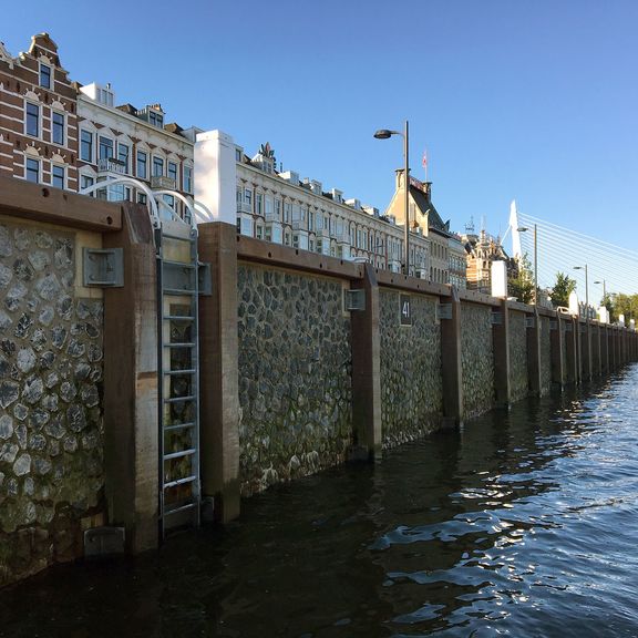 Qual wall Maaskade port of Rotterdam