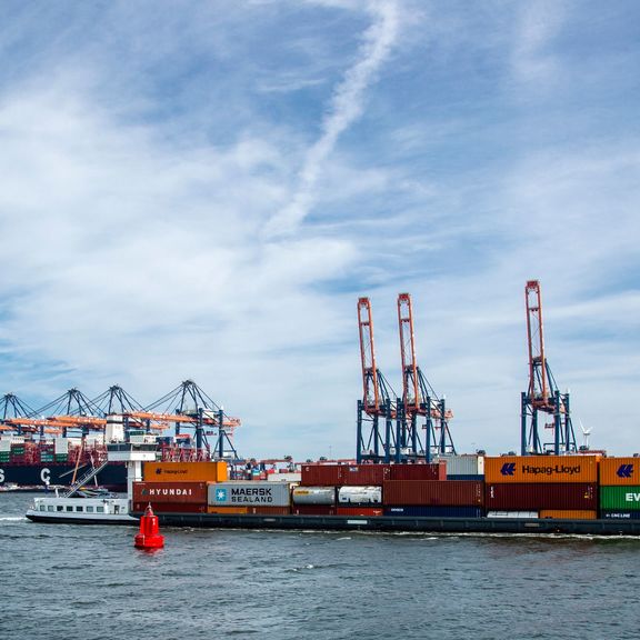 内河航运和集装箱起重机Euromax在长江运河的应用