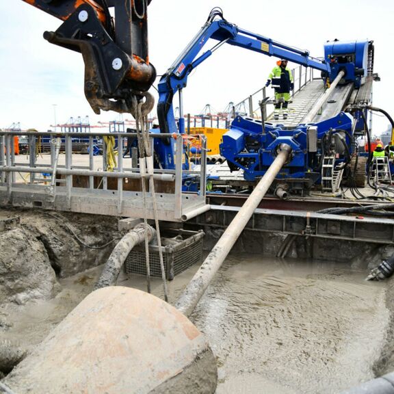 Porthos drilling under the quays